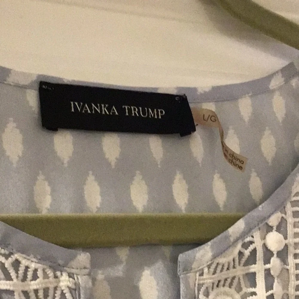 Ivanka Tump Light Blue and White Lace Front Blouse Size L - Picture 2 of 7